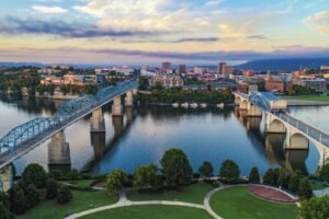 5 Underrated U.S. Cities Perfect For A Weekend Getaway This Fall