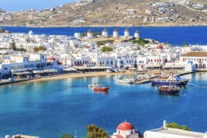 7 Destinations You Should Not Visit This Winter According To Travel Experts