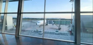 Almost no international direct flights