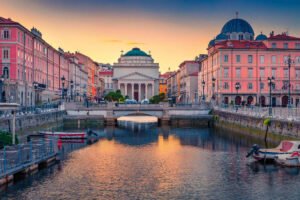 This Gorgeous Underrated Coastal City In Italy Is Surging In Popularity